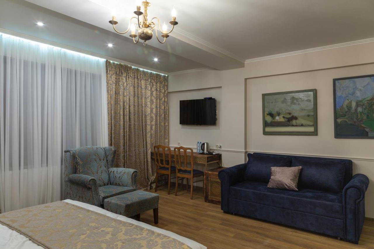 Omart Hotel - Gallery Tbilisi ภายนอก รูปภาพ